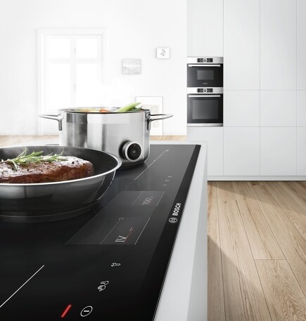 Der PerfectFry Bratsensor sorgt für das perfekte Steak – ob rare, medium oder durch. Der PerfectFry Bratsensor sorgt für das perfekte Steak – ob rare, medium oder durch.